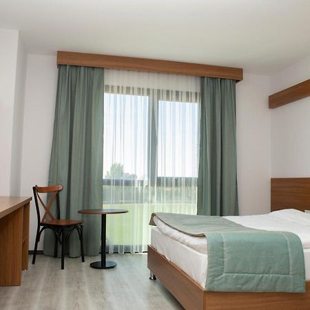 טקירדג Business Express Hotel מראה חיצוני תמונה