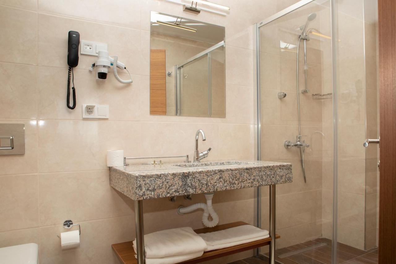 טקירדג Business Express Hotel מראה חיצוני תמונה
